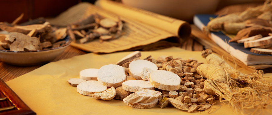 中药与放化疗需间隔多久服用?成都普济中医庞小平:科学搭配有讲究 中药与放化疗需间隔多久服用?成都普济中医庞小平:科学搭配有讲究